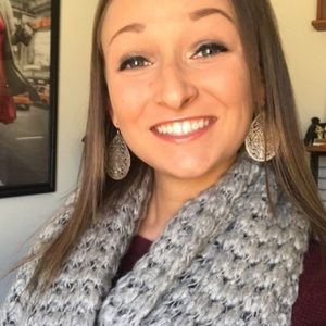 Meet your Posher, Amber